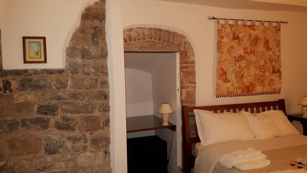 Torre Cepollini Hotel Albenga Bagian luar foto
